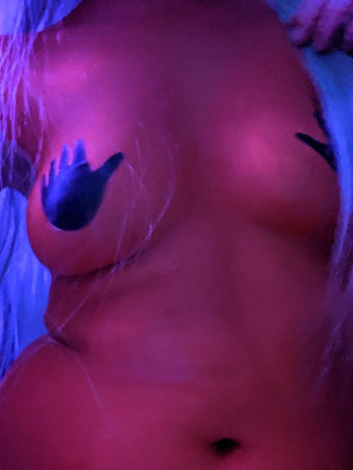 #succubus #bellybutton https://t.co/9dU33PCzzZ<a href="/tag/succubus"class="tags">#succubus</a><a href="/tag/bellybutton"class="tags">#bellybutton</a>