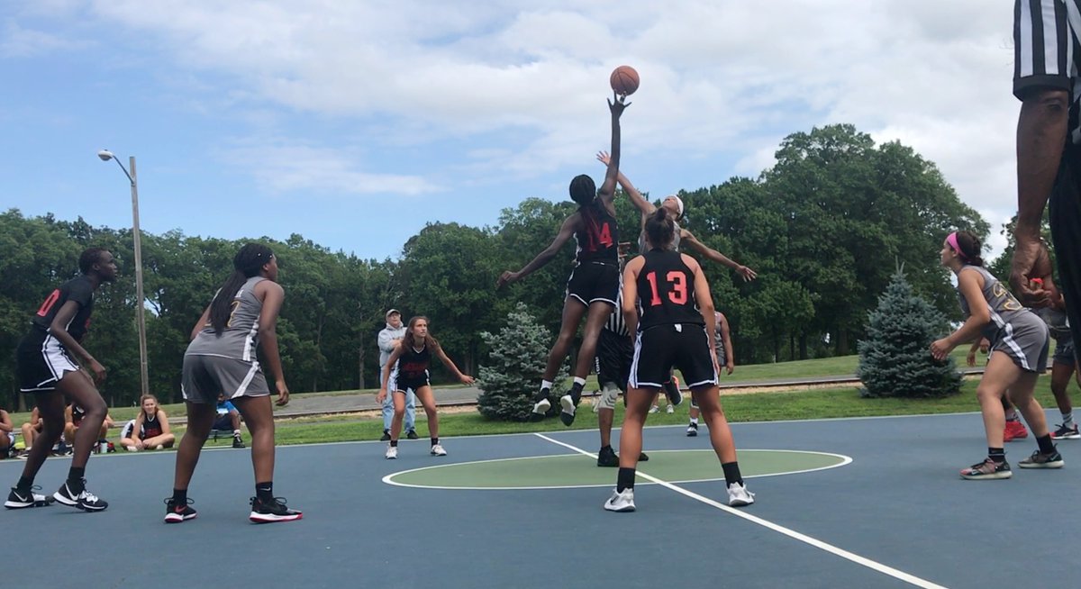 ushoops's tweet photo. 😲Sometimes it's as if @tabbie777 can #Fly.  But it's all about #Timing &amp; #QuicknessOfJump
🏀Jumping Height is overrated

1 time she lost tip: @RoseClassic in her very 1st Game. She jumped up &amp; Grabbed it! #SillyRules🤔

@ShaneLaflin @coachsasha10 @CGBR27 @ASGR1995 @GthingBBall https://t.co/96SLYaPAWp
