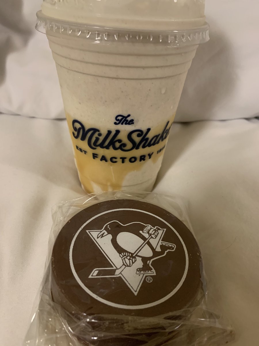 KJGPit's tweet photo. Just do it. #milkshakefactory #pittsburgh https://t.co/Gstpz5Gt6G