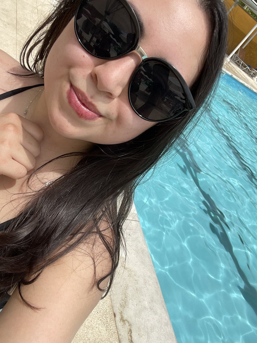 Maferamcor1308's tweet photo. Birthday month starting with some pool time! ๐#CreightonSummerFun https://t.co/NxjqB5jlUn