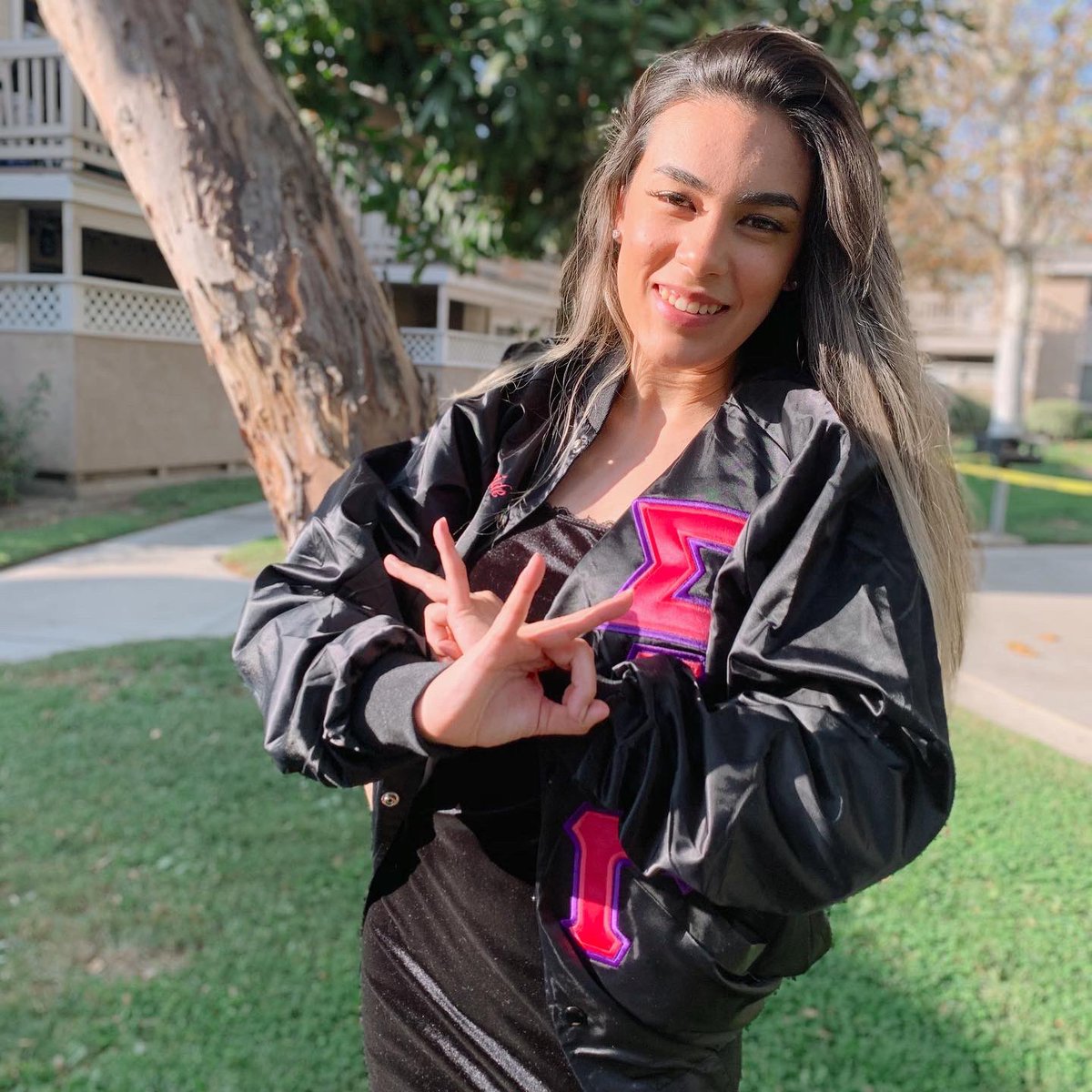 Sigma Lambda Gamma tweet media