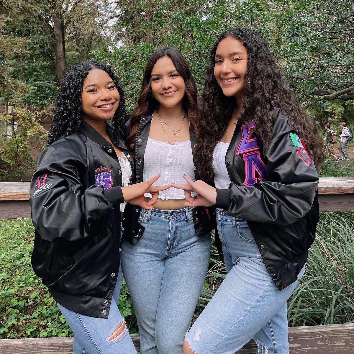 Sigma Lambda Gamma tweet media