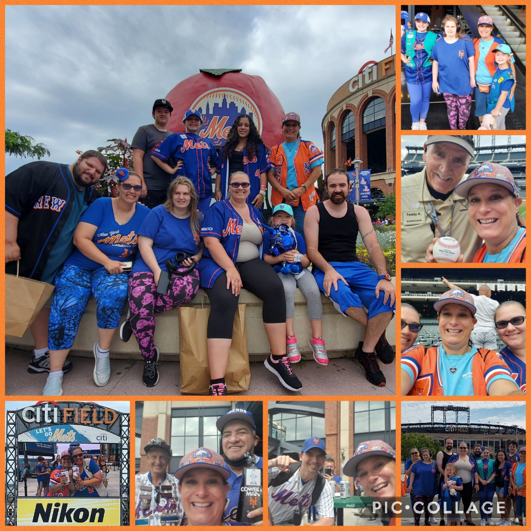 Radeckerchick's tweet photo. #Shoutieout 📣 you for a family fun day and hosting #girlscoutday @Mets Thank you to my special friends who made it even more special! 💙⚾️🧡 #homerunapple 🍎 https://t.co/iQtSBBNQ2l