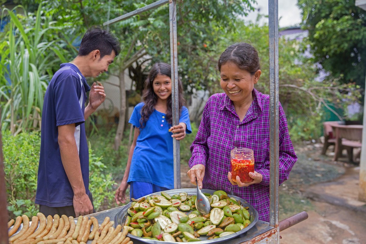 CCTcambodia's tweet photo. Your support directly funds initiatives that empower families.
Our #FamilyFinance Program partners with vulnerable families and empowers them to take control of their own lives and ultimately achieve #financialfreedom.
Help end #intergenerationalpoverty:
https://t.co/rFMkTvACDV https://t.co/eTKpYZ7pDA