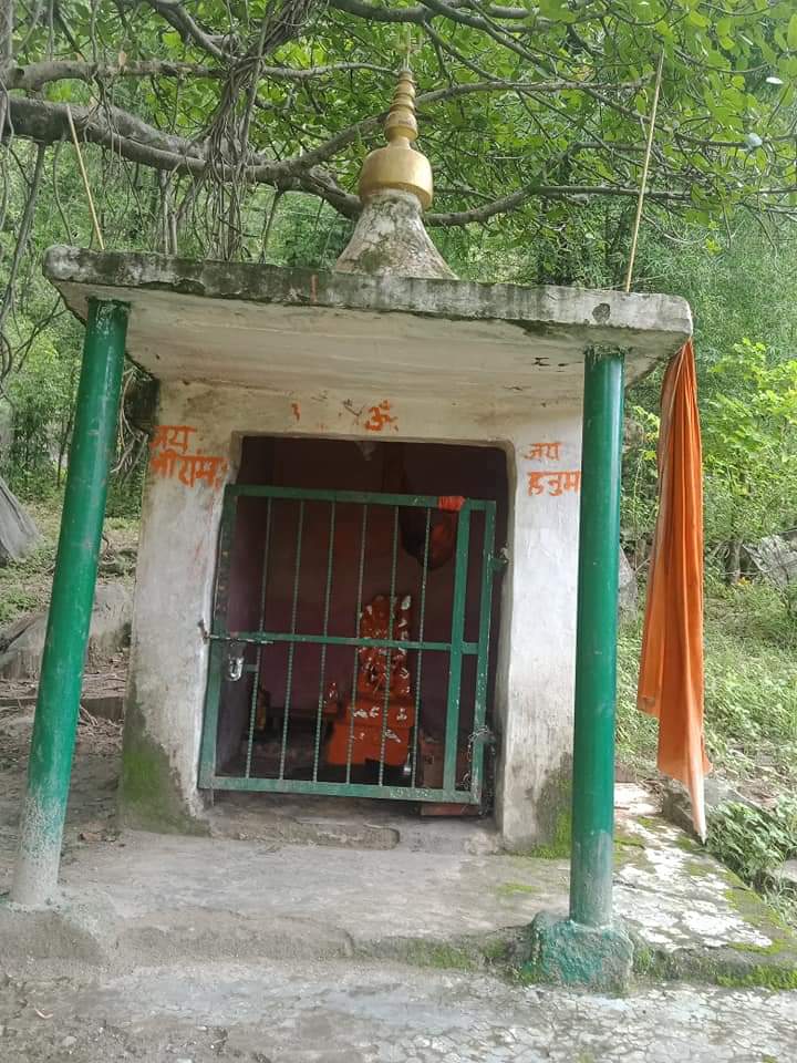 SManojSati's tweet photo. भगवान भोलेनाथ की कृपा से हमें तुलसी महादेव जाने का शुभ अवसर प्राप्त हुआ। मैं भगवान भोलेनाथ से प्रार्थना करता हूं कि सभी फेसबुक के मित्रों की मनोकामना पूर्ण करें और उन पर अपना आशीर्वाद बनाए रखें और इस कोरोना महामारी को भस्म कर दें।

 #हर_हर_महादेव https://t.co/3Fgb8rYFHR