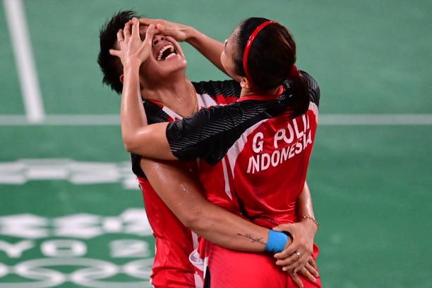 onceuponapear's tweet photo. YASSS GOLD MEDAL EVERYONE!!!
so so so proud of them🥳 congrats poli apri you guys did great and deserved it. well played❤🇮🇩 #greyapfinaltokyo2020 https://t.co/jtfpFAowla