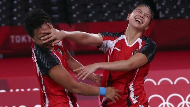 onceuponapear's tweet photo. YASSS GOLD MEDAL EVERYONE!!!
so so so proud of them🥳 congrats poli apri you guys did great and deserved it. well played❤🇮🇩 #greyapfinaltokyo2020 https://t.co/jtfpFAowla