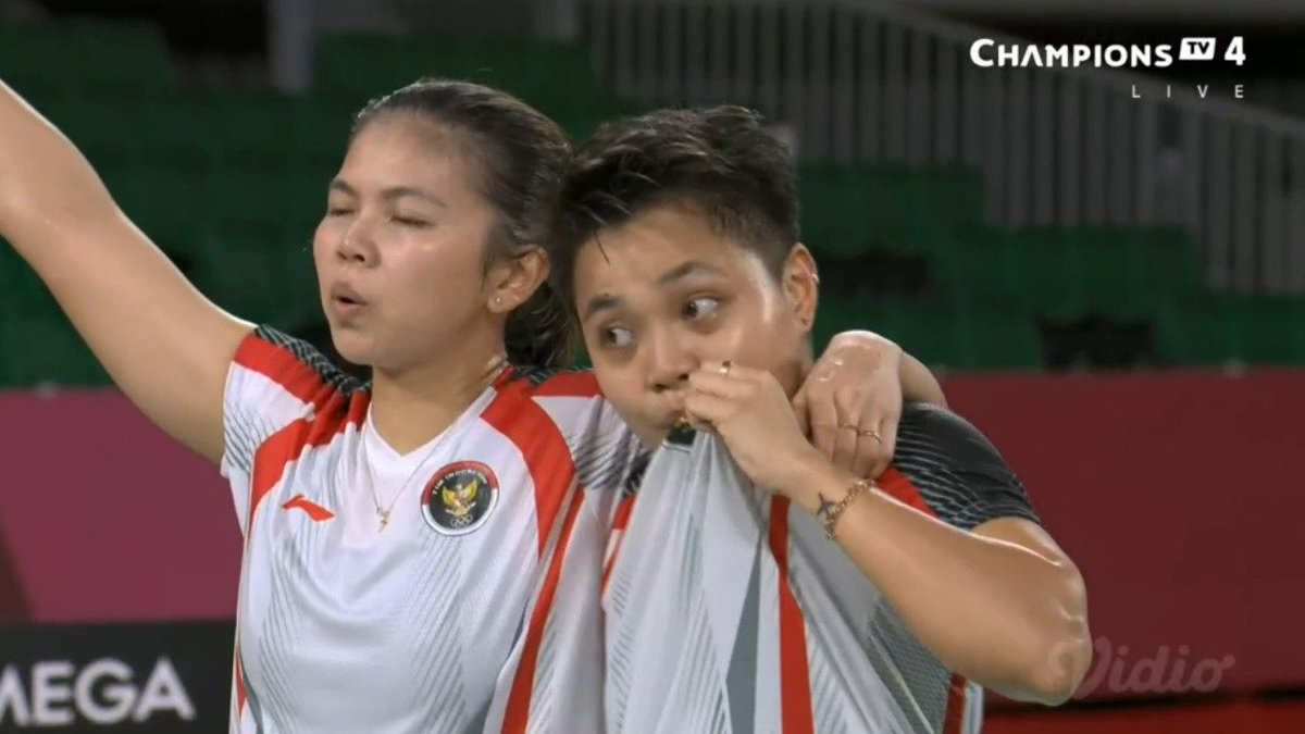 Unseeded players to win #Badminton #Gold medal in the #Olympics 

1996 Atlanta
XD Kim Dong Moon/Gil Young Ah #KOR

2004 Athens
MS Taufik Hidayat #INA

2008 Beijing
XD Lee Yong Dae/Lee Hyo Jung #KOR

2020 Tokyo
MD Lee Yang/Wang Chi Lin #TPE
WD GREYSIA POLII/APRIYANI RAHAYU #INA