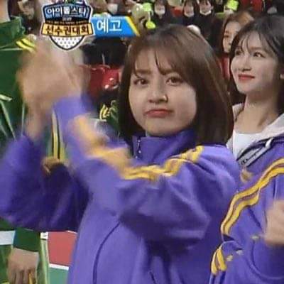 asonimina's tweet photo. halatang halata na ahhh #michaeng #shorthairgoals #sanahalls https://t.co/j1VPdioNVR