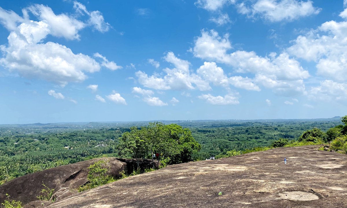 Mahdoomsays's tweet photo. சிதறால் #HillTopView #ShotoniPhone
P.C: @Raajjaa_ 📸 https://t.co/ZW74602Tu1