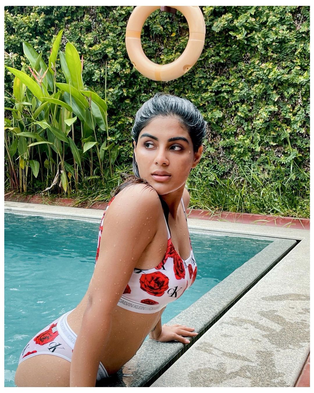 E7w9626VgAMPTMn?format=jpg&name=large