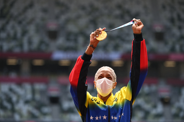 griseldareyesq's tweet photo. ¡Feliz y bendito lunes para todos! 🇻🇪🙌🏻🥇🥈

Con estas imágenes comienza mi semana. Esta es la #Venezuela posible 🇻🇪

#BuenosDias 
#2Ago https://t.co/G5Ser4q7qg