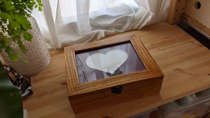 The birb 🦜 has been reunited with it's lovely old man, and he's a maker!   He's recently taken up woodworking<a href="/tag/3dprinters"class="tags"><span>#3dprinters</span></a>