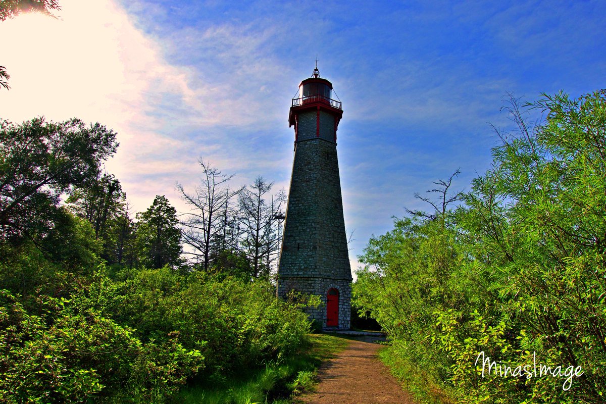 Gibraltar Point Lighthouse built since 1808! Captured @MinasImage  

#Toronto #artistsontwitter #birdwatching #Canada #architecture #landscape #NaturePhotography #Ontario #Scenery #EarthMonth #torontolifestyle #birdwatching #Instagram #boatlife #Lighthouse