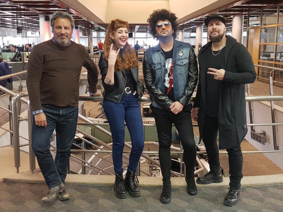 Fotón me recordó el Cara e’libro ! Junto a <a href="/gron/">Germán Arrascaeta</a> <a href="/pupinaplomer/">Pupina Plomer</a> y <a href="/DJleosayon/">Leo Sayon a.k.a Lorendo</a> en <a href="/LAVOZcomar/">LAVOZcomar</a>