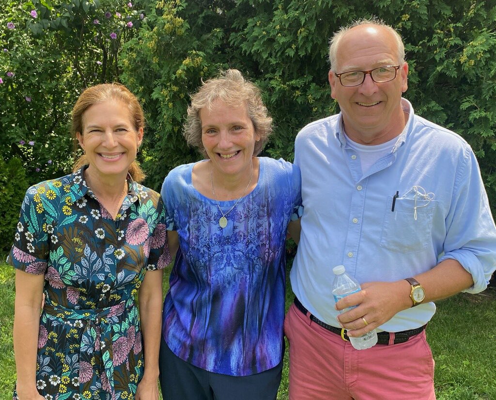 StratfordDTC's tweet photo. We enjoyed a fun afternoon with our friends in Shelton at a fundraiser for @jimmytickey. The event was well attended with great food and conversations. Also in attendance were @LGSusanB, Kathleen Callahan (Stratford D10 Town Council candidate), and @PhilYoungCT.

cc: @sheltondems https://t.co/3RmKdYe4bq