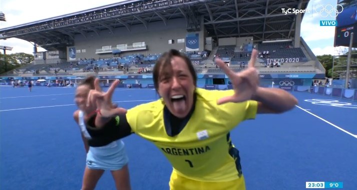 -Cómo vas a disfrutar ver llorar a las chicas alemanas ?

- Pa  no es algo personal , disfruto  todo lo que haga sufrir a gotze y todos los alemanes que en algún momento nos cagaron la existencia .

Vamos Leonas , Vamos ARGENTINA 🇦🇷