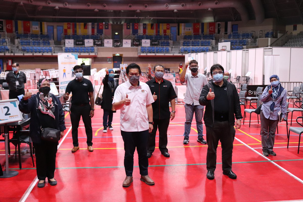 educityofficial's tweet image. #EduCitySportsComplex is now a #PPV #PIKAS centre under #MITI. Hosted YB. Senator Datuk Lim Ban Hong, Dep. Minister MITI and #MIDA to feature readiness of facility. MITI registered companies can contact info.pikas@educity.com.my for details #PPVEduCity #KitaJagaKita #MITI #KKM