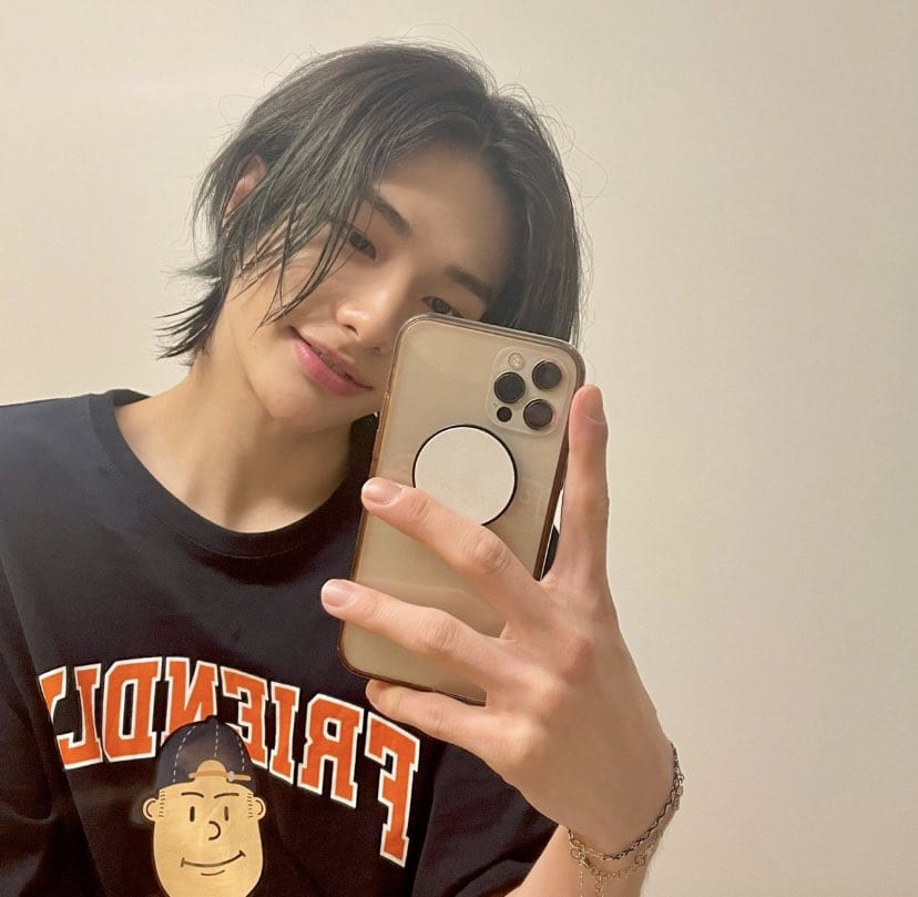 hyun_sxft's tweet photo. Miren a Hyunjin con blonde hair luce tan beautiful aunq también se ve muy butterfly con su black hair porque Hyunjin best boy best dancer y best rapper, lo amo basta<3 https://t.co/oCw92Gxhgu