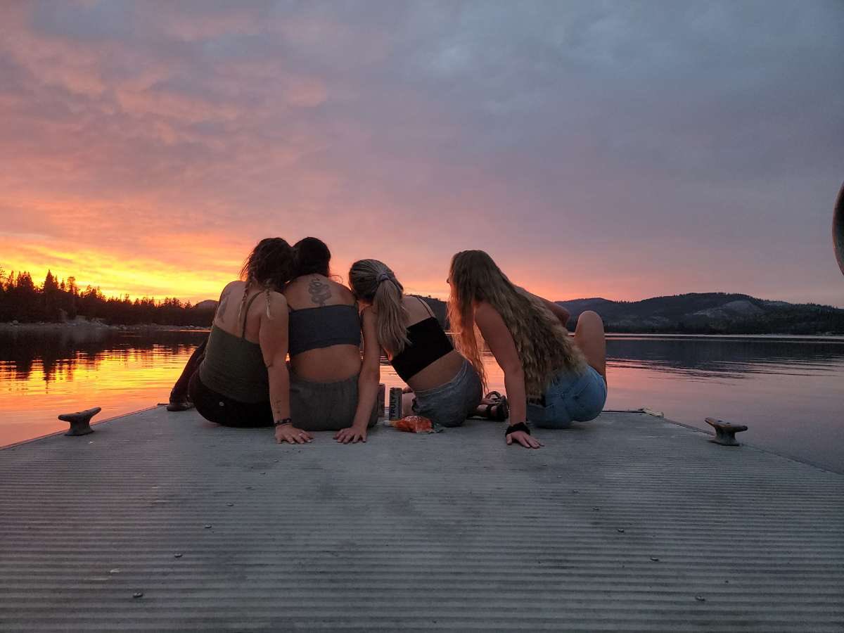 CatbugBass's tweet photo. the girls <3 https://t.co/0BxKvLZlZU