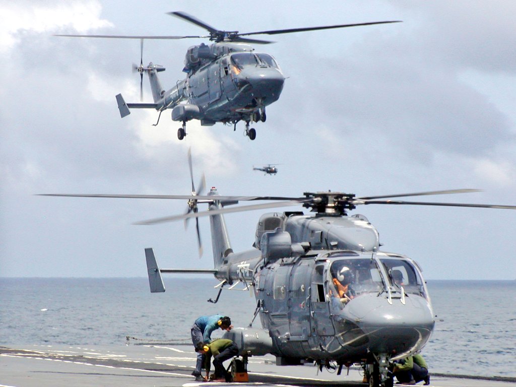 #MissionMonday

On the High Seas and the Sky above

#IndianNavy
#CombatReadyCredibleCohesive