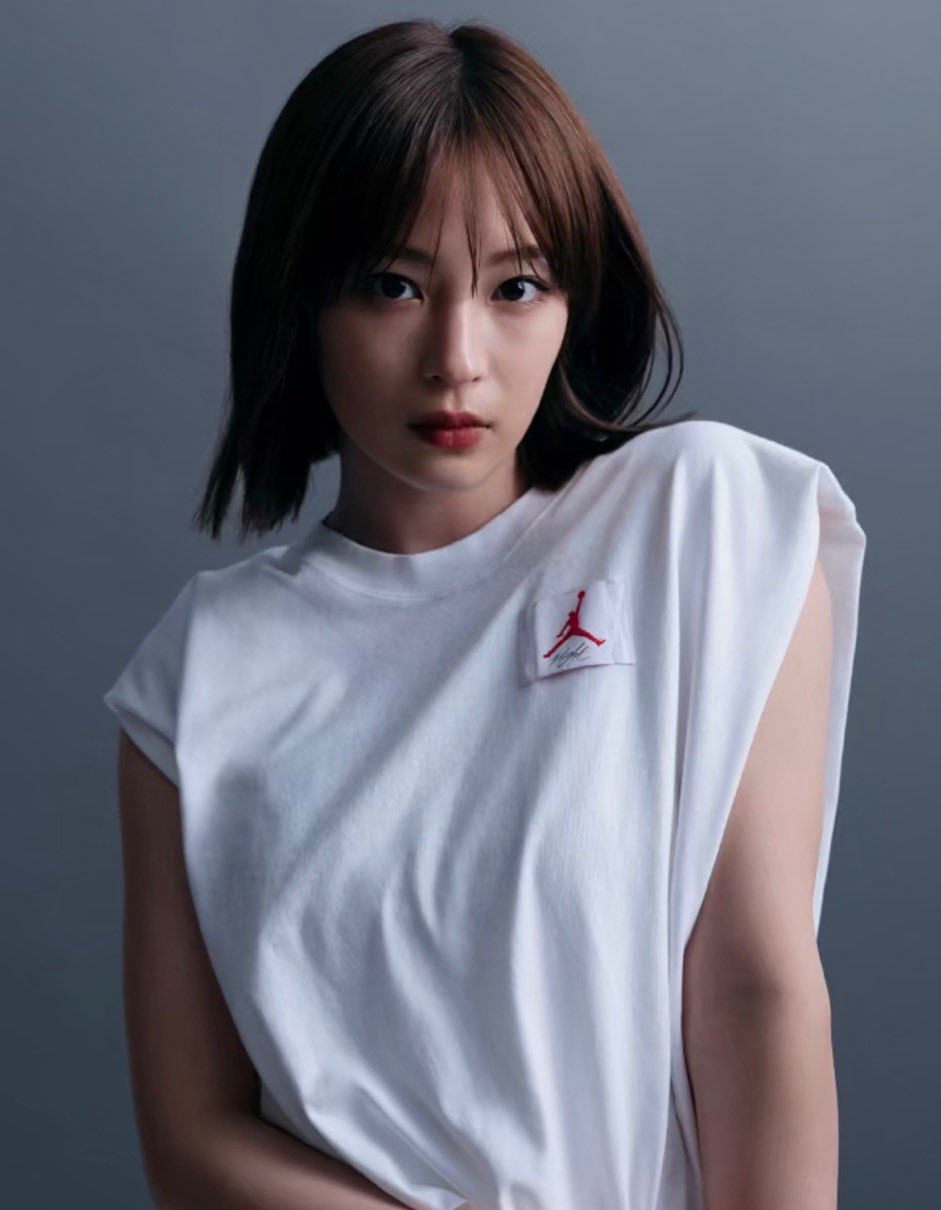 NIKE ショックス　TL 広瀬すず着用 自分らしく自然体で生きる – 広瀬すずと Jordan Brand の