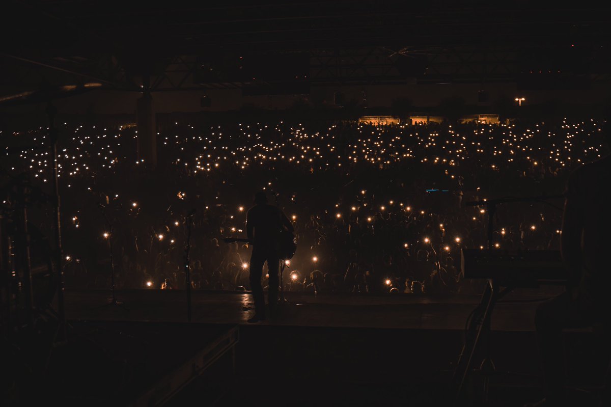 ParkerMcCollum's tweet image. First show I ever played in dallas was at The Vagabond in 2015 for about 11 people and they told us to play quieter or stop lol. Last night we sold out 20,000 people downtown at Dos Equis! Bust your ass every day and chase that dream! Love y’all!