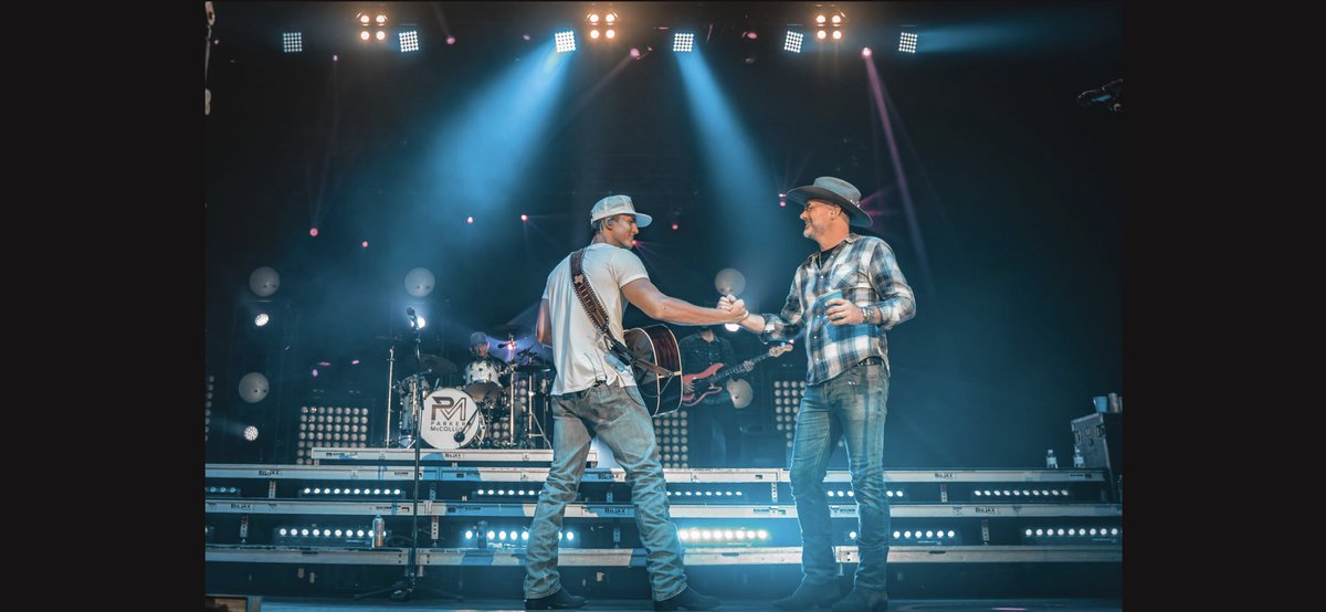 ParkerMcCollum's tweet image. First show I ever played in dallas was at The Vagabond in 2015 for about 11 people and they told us to play quieter or stop lol. Last night we sold out 20,000 people downtown at Dos Equis! Bust your ass every day and chase that dream! Love y’all!