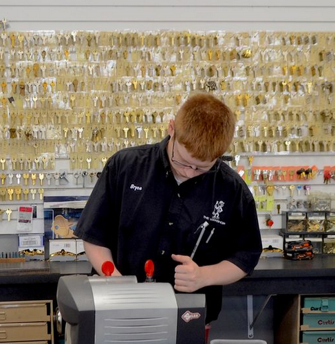 thelockshopnd's tweet photo. Monday means back to the grind.
#JustHowWeLikeIt #MondayMotivation
#locksmith #ilovefargo https://t.co/KNFJVelQ5q