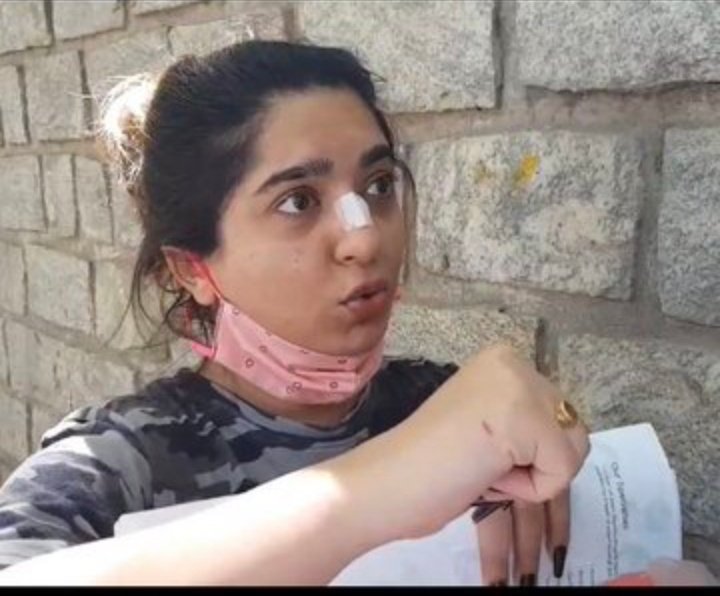 vedicRavi108's tweet photo. Pseudo-feminism is cancerous for owr society. It is direct misuse of power that is given through the law to protect them. This is not equality...
I demand to @LucknowPolice to arrest her. 
#ArrestLucknowGirl https://t.co/x4B0J9qEsJ