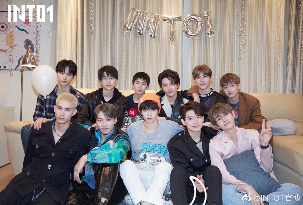 ppeacheac's tweet photo. Happy 100th Day of debut, thank you for always make me happy, love you guys♡

@into1_official_
#INTO1 #INTO1_Wonderland #100DaysWith_INTO1 https://t.co/XLeoMBvKwg