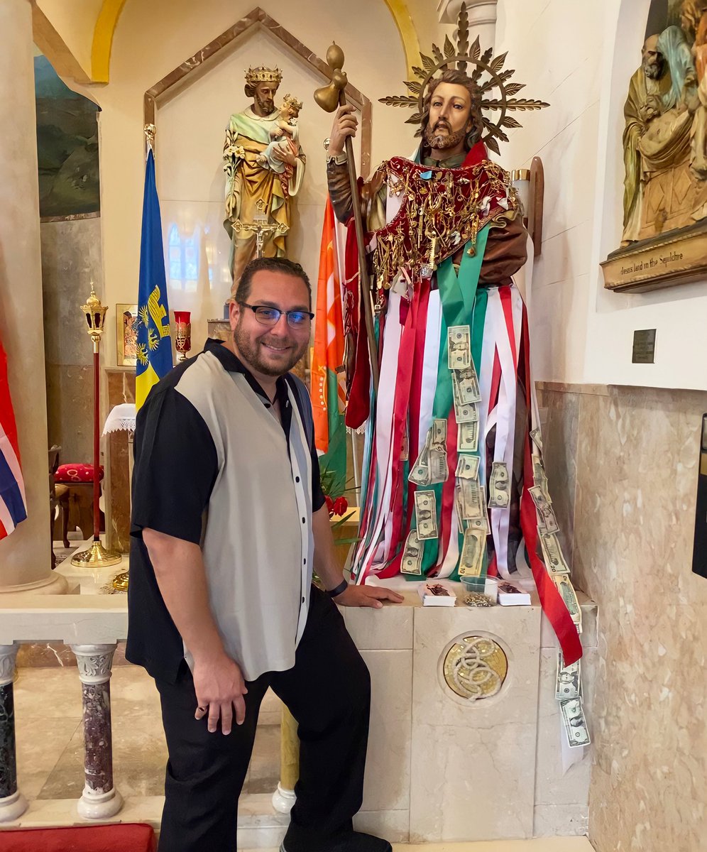 tonyatthetable's tweet photo. My buddy San Rocco & I at Saint Rocco’s R.C. Church in #GlenCove, #LongIsland before Mass.
#SanRocco #Sturno #Frigento #Avellino #Campania #LittleItaly #ItalianEnclaves #TonyMangia #AtTheTableWithTony #MANGIA #BestFeastInTheEast @RVCDiocese @ItalianEnclaves @italamerican https://t.co/ciNiMHW2cG