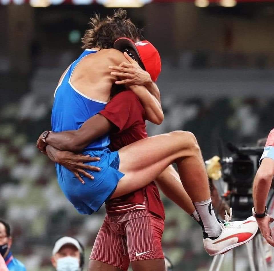 zakkariya_ahmed's tweet photo. Where HUMANITY reigns,
#Giving is a #Culture ๐๐๐.
#Barshim #Tamberi #twogolds #Olympics #Humanity https://t.co/qfAT48sgRq