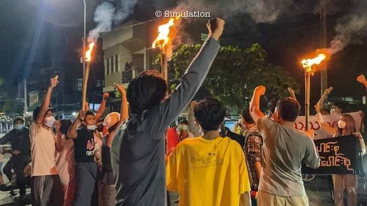 IrrawaddyNews's tweet photo. Residents of Mandalay took to the streets on Sunday night to show their opposition to the military regime. (Photo: CJ)

#WhatsHappeningInMyanmar https://t.co/vb7sO015Ka
