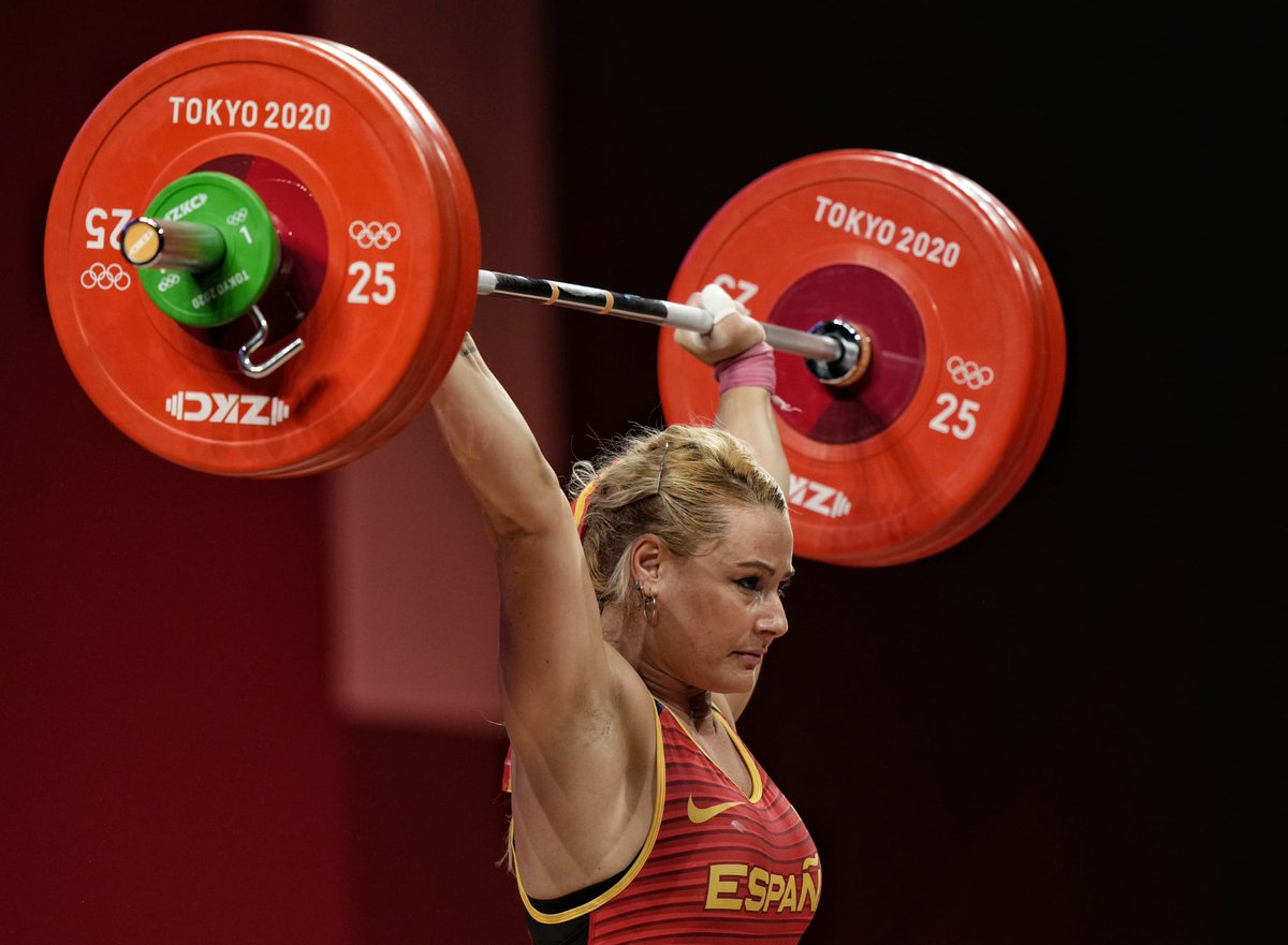 🔚 Lydia Valentín finaliza su participación #Tokyo2020.

🏋️‍♀️ En dos tiempos ha levantado 125kg, antes de tener que retirarse por molestias.
➡️ Total: 225kg. 
🇪🇸 Termina 2️⃣ de su grupo, pero falta el otro. Complicado acceder a un metal.
👏 ¡Buen trabajo, Lydia!

#ElCorazónDeEspaña