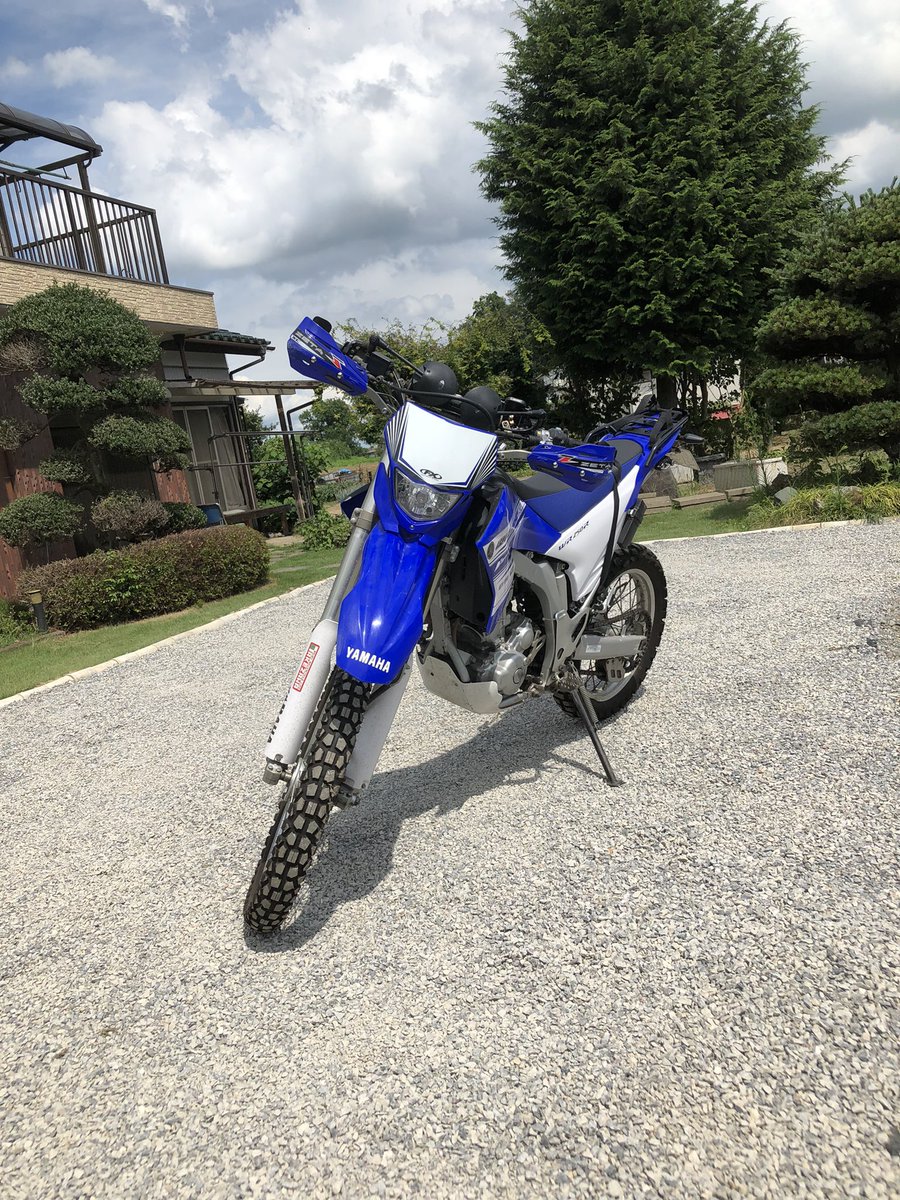 Gissy_WR250's tweet photo. WRにFの顔面移植しました https://t.co/4utdRQwF1x