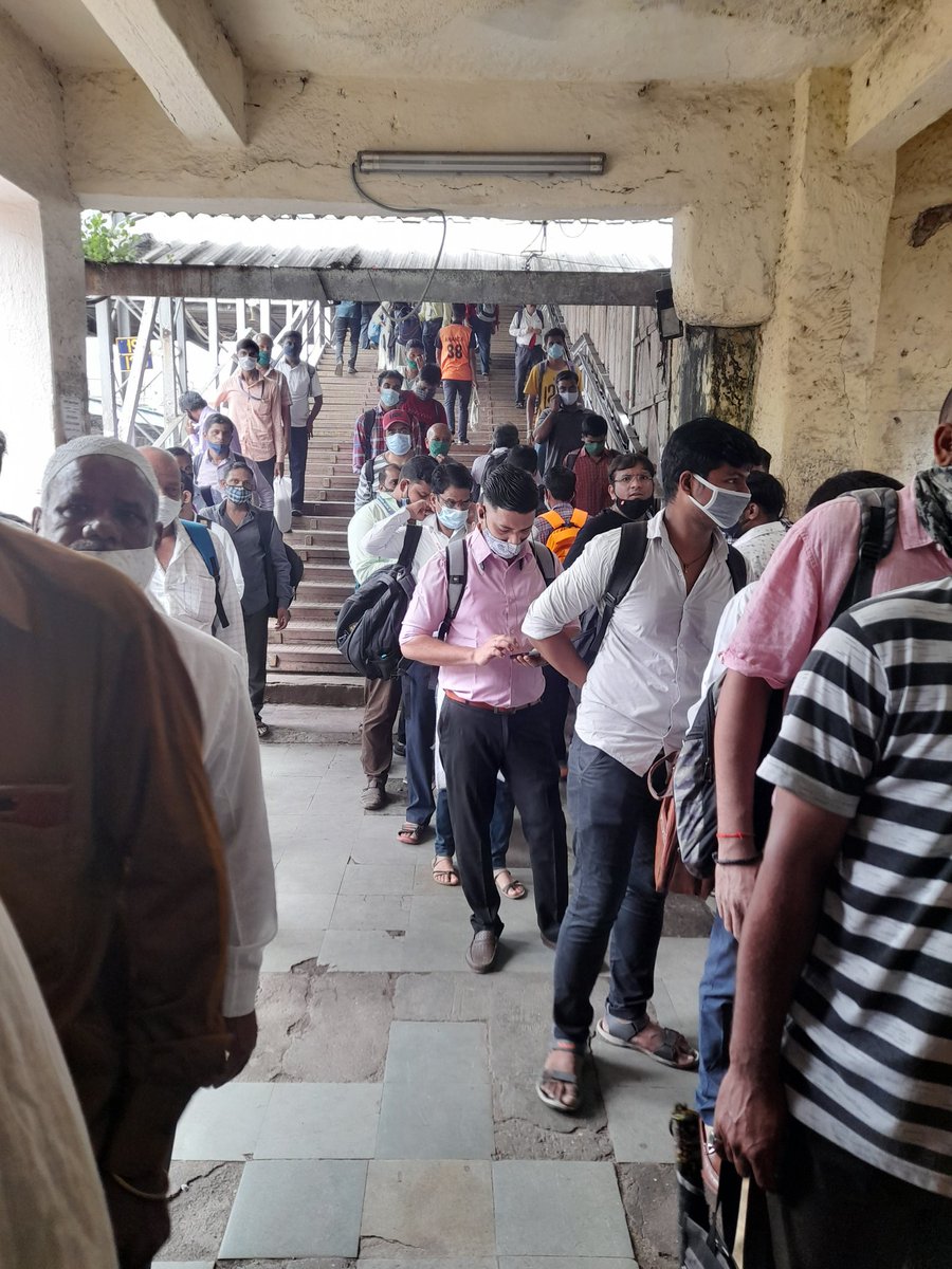 JanhitMe's tweet photo. @CMOMaharashtra Kindly do something for train tickets queue. Only two tickets windows open. Ab isse kya corona spread nahi hoga. https://t.co/No7bLNxBp8