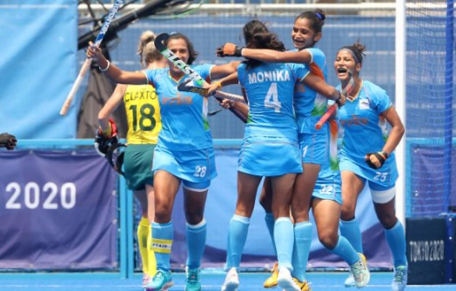 ashutosh_100's tweet photo. Chak De India !! 🏑🇮🇳

Indian Women's #Hockey Team create history ! 

Enter Semifinals !! 

You make us Super Proud !! 

#Tokyo2020 #TeamIndia https://t.co/amiHvxo8cJ