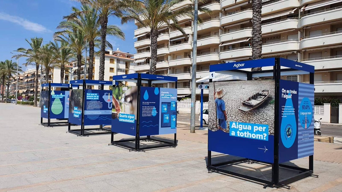 #Calafell acull l’exposició “Operació Aigua”, creada per reflexionar sobre els usos de l’aigua al món actual. La mostra es pot visitar a la Plaça del Mil·lenari fins al 18 d’agost. #CuidemelMediAmbient Més informació: bit.ly/2Vevd9f