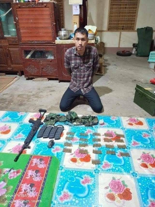 In Mandalay, at least 10 youth including #PDF members were ARRESTED by the Terrorist Forces. They ARRESTED ppl last night until late at night, according to locals.
This is a photo of a young man who was among those arrested.
#RecognizeNUG
#Aug2Coup 
#WhatsHappeningInMyanmar