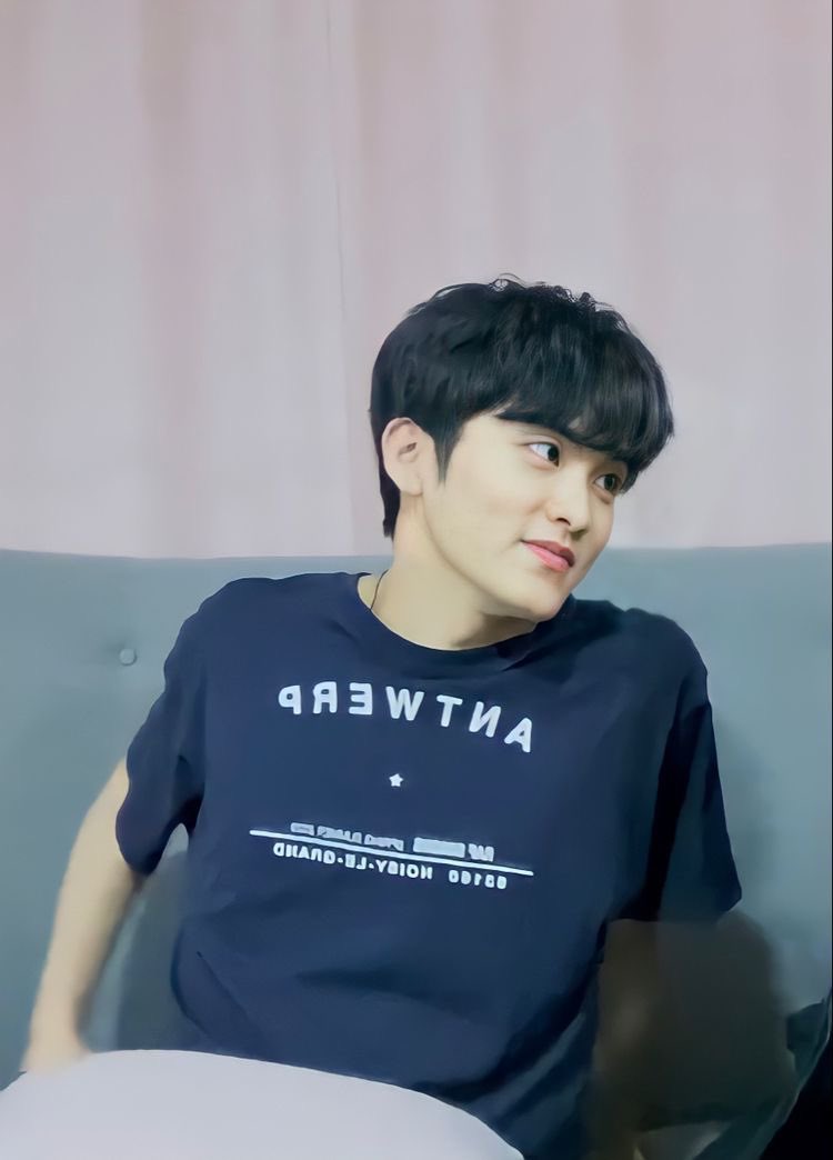 mmmmm_arklee's tweet photo. Happy 22nd birthday mark the sweetest person💚💚💗💗🐯✨ #NCTDREAM #OnYour23rdMark #HAPPYMARKLEEDAY #SuperM #NCT127 #NCT_MARK https://t.co/bZs58Simnq