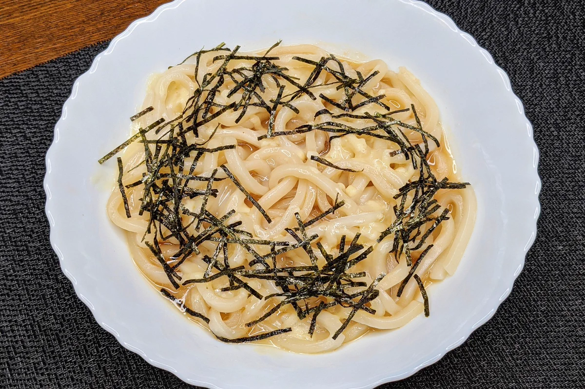 あっという間になくなっちゃう美味しさ？！電子レンジで作れちゃう、超お手軽うどんレシピ！