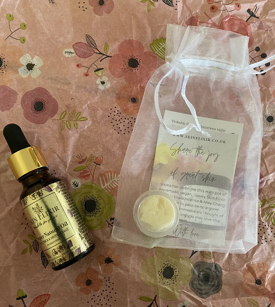 Today is a training day but a delivery from <a href="/skin_elixir/">Skin Elixir™</a> has just halted proceedings for a few minutes - Super Natural Oil 😍