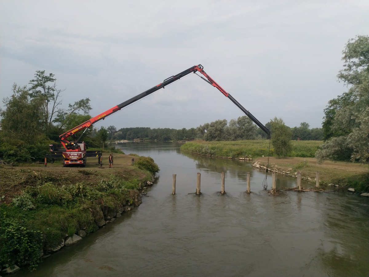 Lavori in corso.... 

💧 imbocco roggione di Sartirana 
📍Palestro 

#manutenzione #estsesia #consorziperilterritorio #acqua #pulizia #roggione #palestro