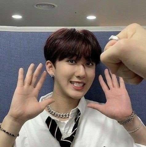 closed (@rachathinkcl) on Twitter photo 