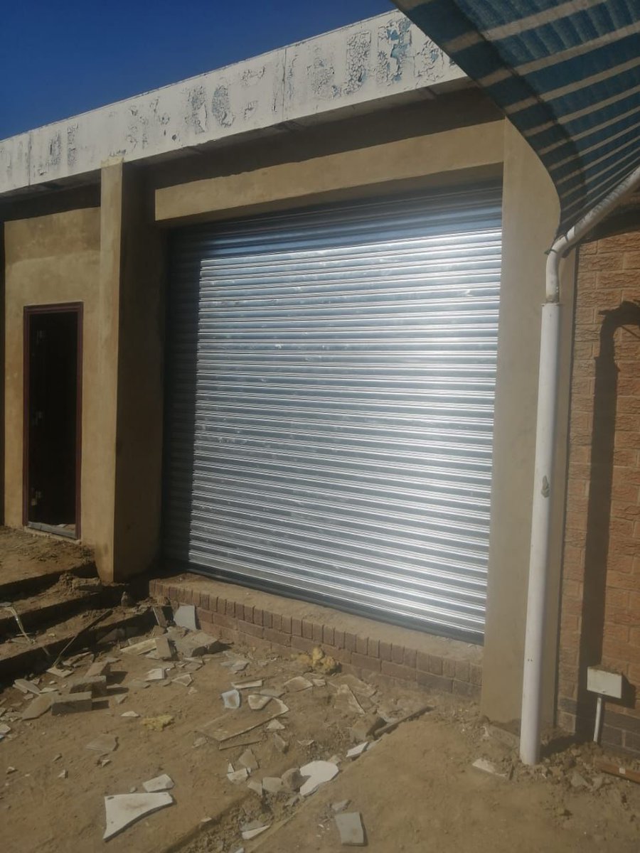 nuraydoors's tweet image. Our latest roller shutter door project in Industria. Contact us now to see how we can help you. #rollershutterservice #garagedoormaintenance #GarageDoorRepairServices #development #developer #gauteng #Rollershutterdoors #industrialrollershutter #commercialrollershutterdoors