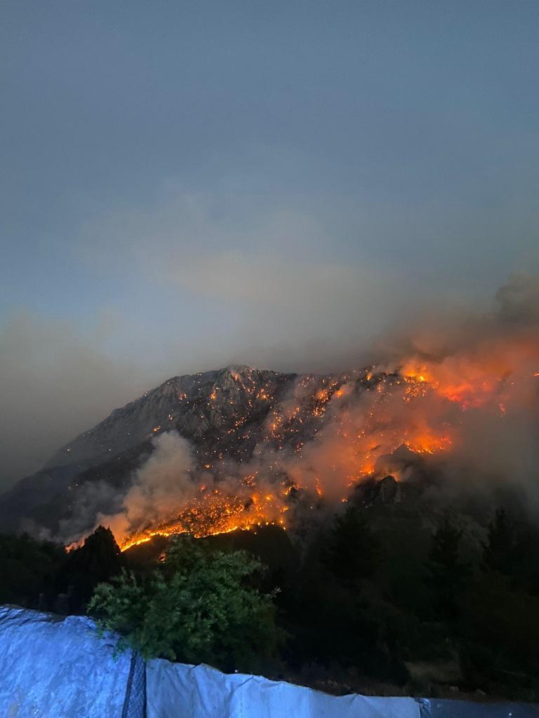 Gündoğmuş Ümütlü Köyüne havadan karadan destek lazım çok acil. #gündoğmuşyanıyor Paylaşalım lütfen.

<a href="/OGMgovtr/">Orman Genel Müdürlüğü</a> <a href="/ANTALYABB/">ANTALYA BÜYÜKŞEHİR</a> <a href="/TCTarim/">T.C. Tarım ve Orman Bakanlığı</a> <a href="/tarimveormanbak/">Tarım ve Orman Bakanlığı Destek Hesabı</a> #gündoğmuşyanıyor #SeydikemerYanıyor #KoeyceğizeAcilUcak #hisaroenueyanıyor #kahramanmarasyanıyor #helpforturkey #fethiyeyanıyor