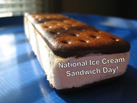 National Ice Cream Sandwich Day! Yum! #holidaymoons #holidaymoonspodcast #nationalicecreamsandwichday #icecreamsandwichday #icecreamsandwich