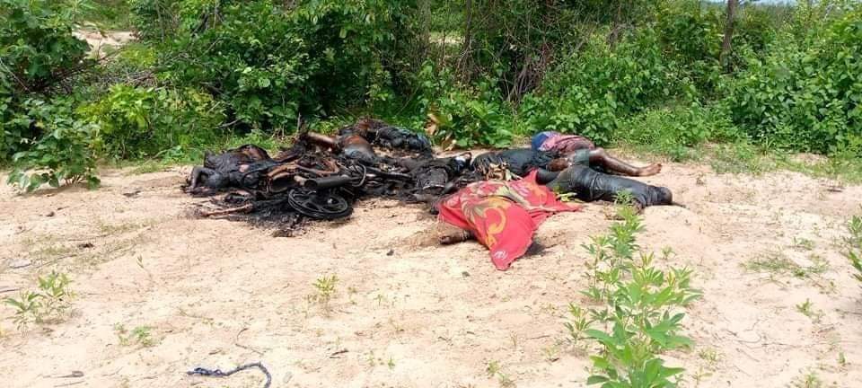 YarMoeAung3's tweet photo. In the jungle near Taungpauk East village in Kany Township, the bodies of 12 locals, including motorbikes, were found massacred by the Military Council.
#whathappeninginmyanmar 
#August2Coup 
#MudererMinAungHlaing https://t.co/CGjdJgDMDr