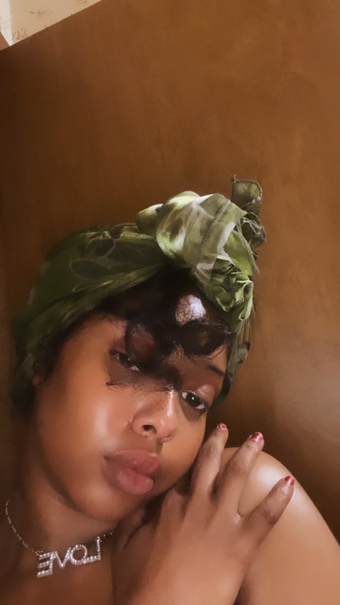 blcknmild's tweet photo. Serving what ? https://t.co/0V1v991MpE